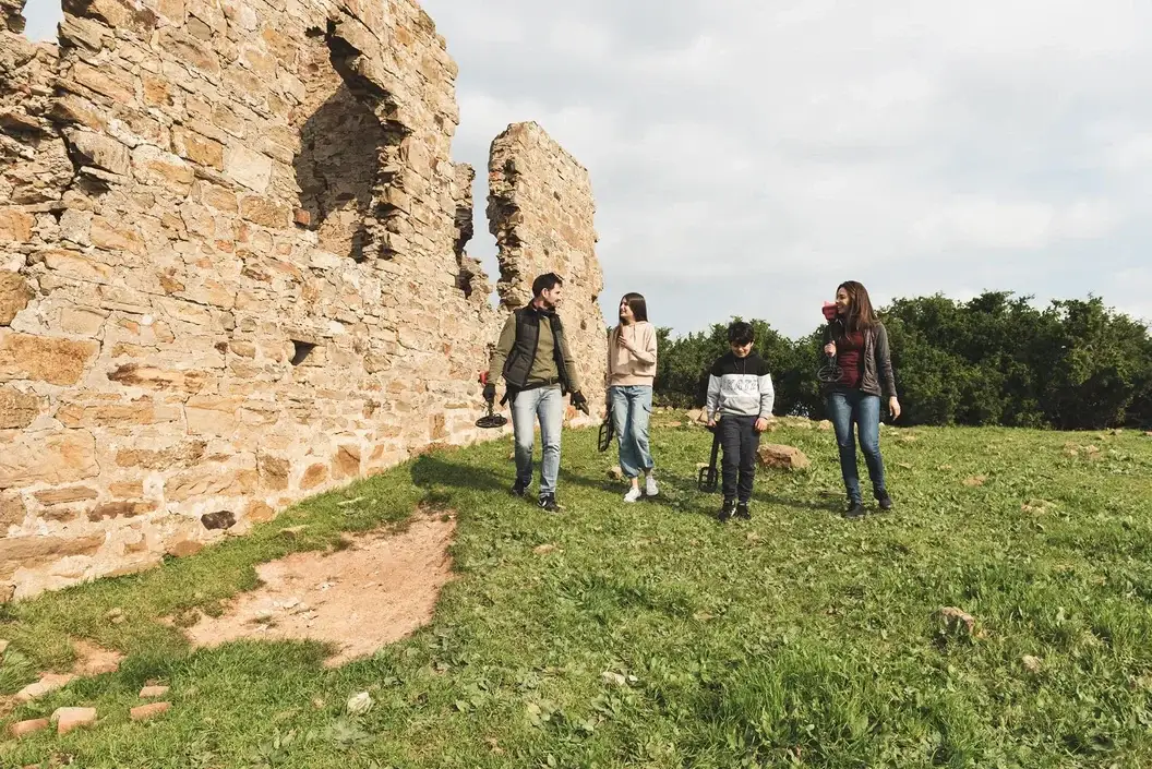 Explore how metal detecting creates lasting family memories, connects generations, and offers hands-on history lessons. Start your own adventure with Minelab before summer ends.