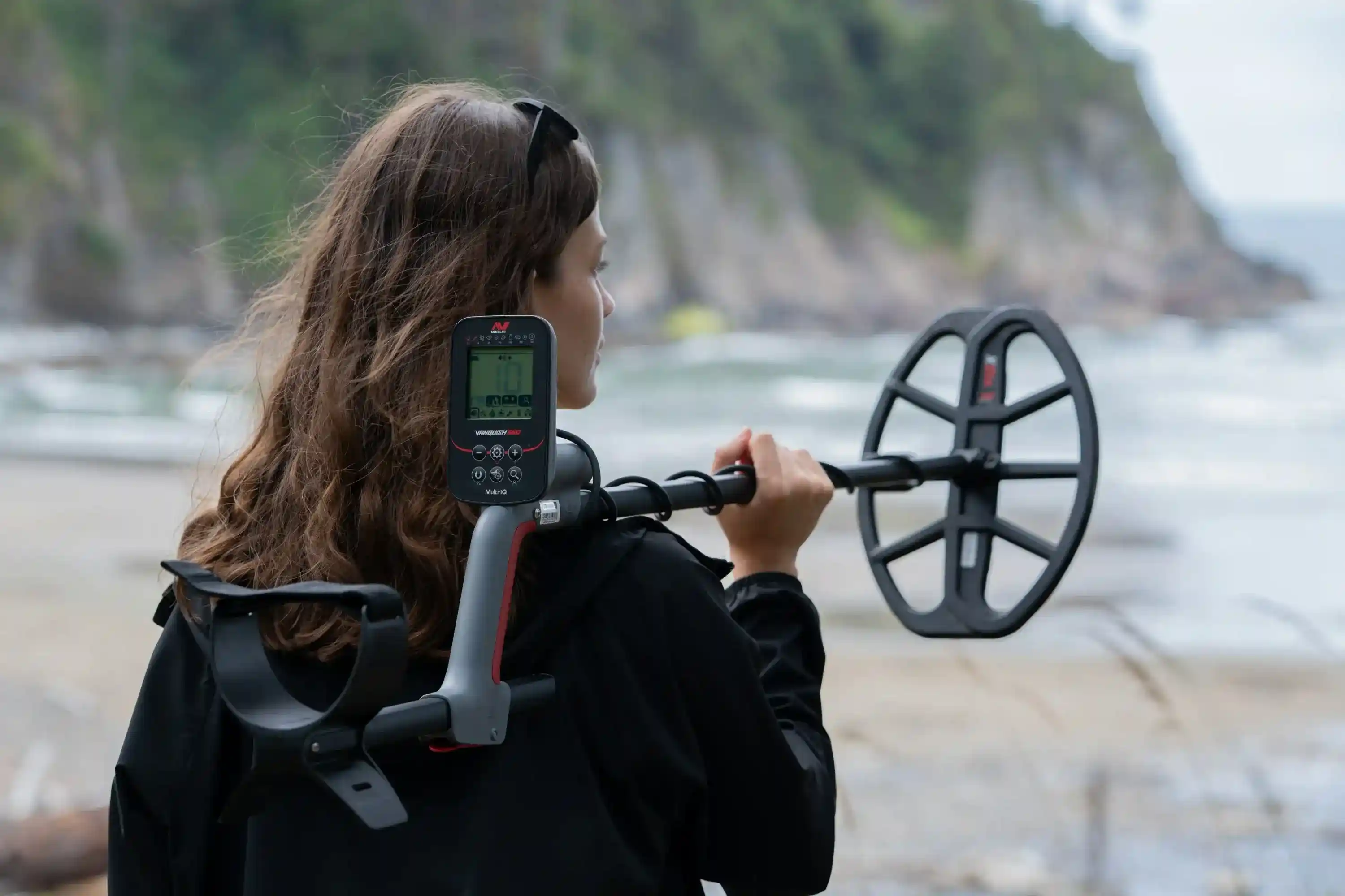 INSIDE THE NEW VANQUISH 360 METAL DETECTOR: WHAT IT OFFERS AND WHO IT’S FOR